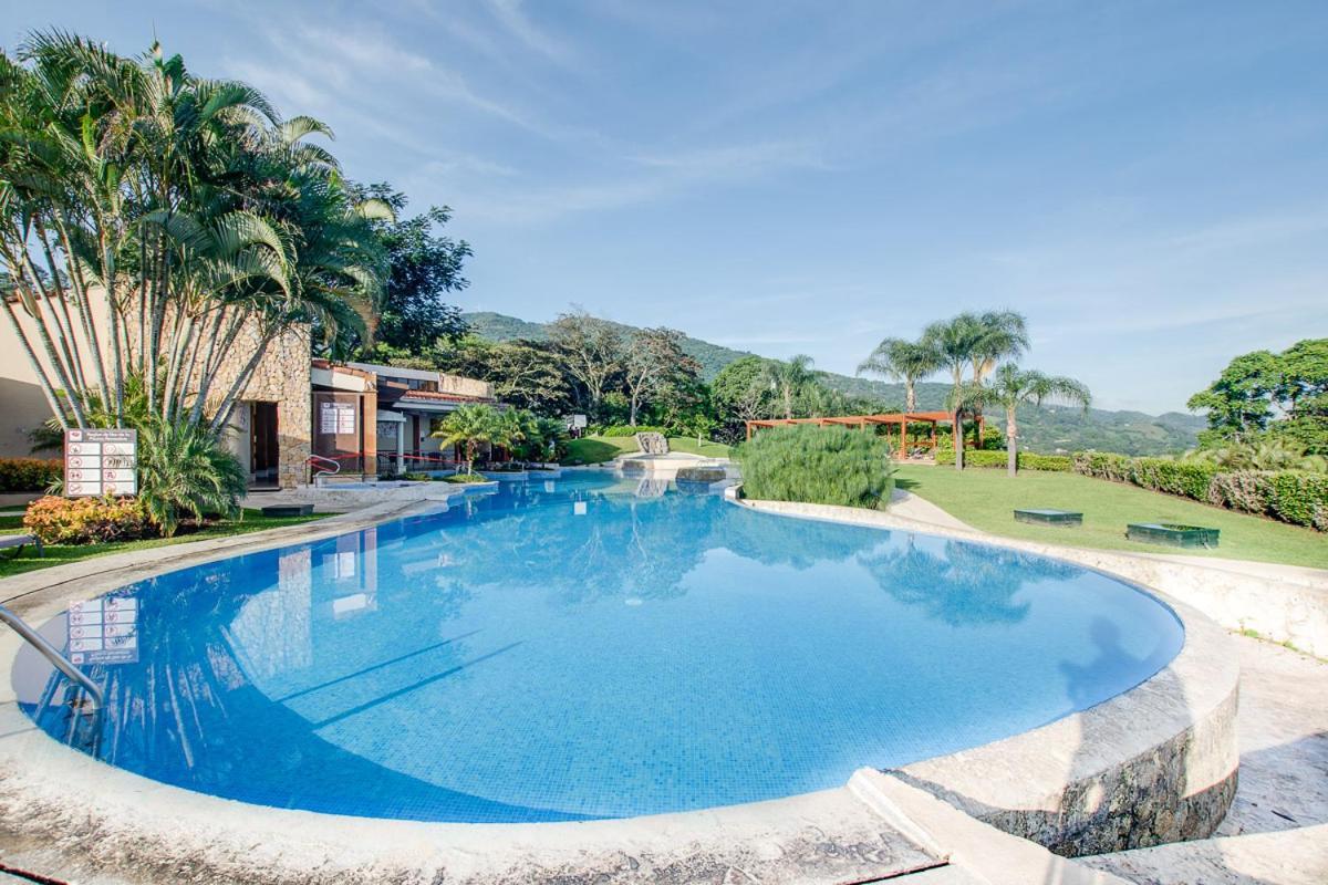 Apartment Cr Mariposa Mountain View Near Pool *